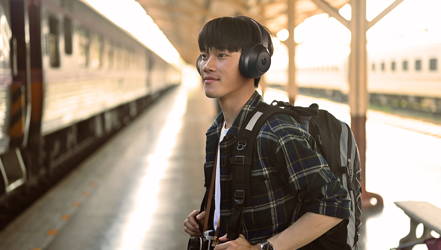 Subject enjoying MOTO XT800 with long hour playtime